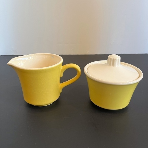 Vintage USA Covered Sugar Bowl and Creamer Set - Picture 10 of 10